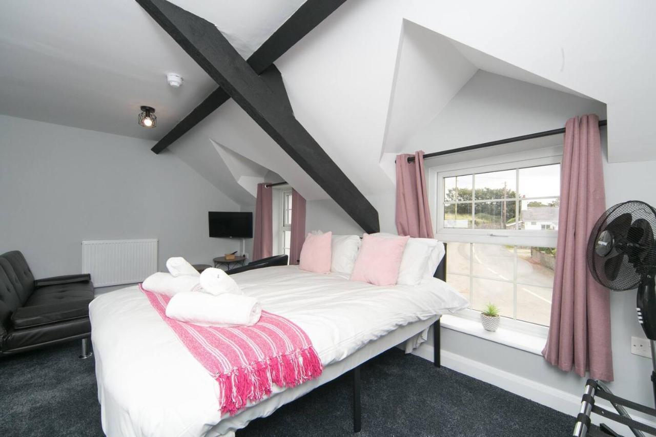 Pass The Keys Modern En-Suite Room In Country Pubrestaurant 2 Llanddona Bagian luar foto