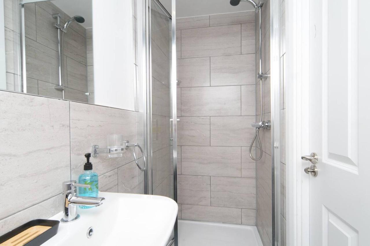 Pass The Keys Modern En-Suite Room In Country Pubrestaurant 2 Llanddona Bagian luar foto